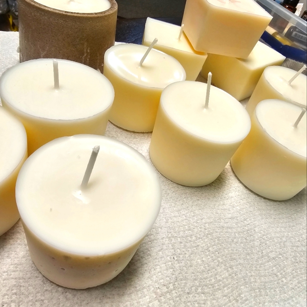 Square & Round Candles - Picture 3 of 3